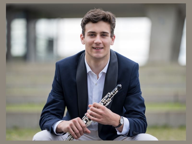 Diverse Künstler von Abendbier zum Klavier sind auf einer Bildcollage zu sehen